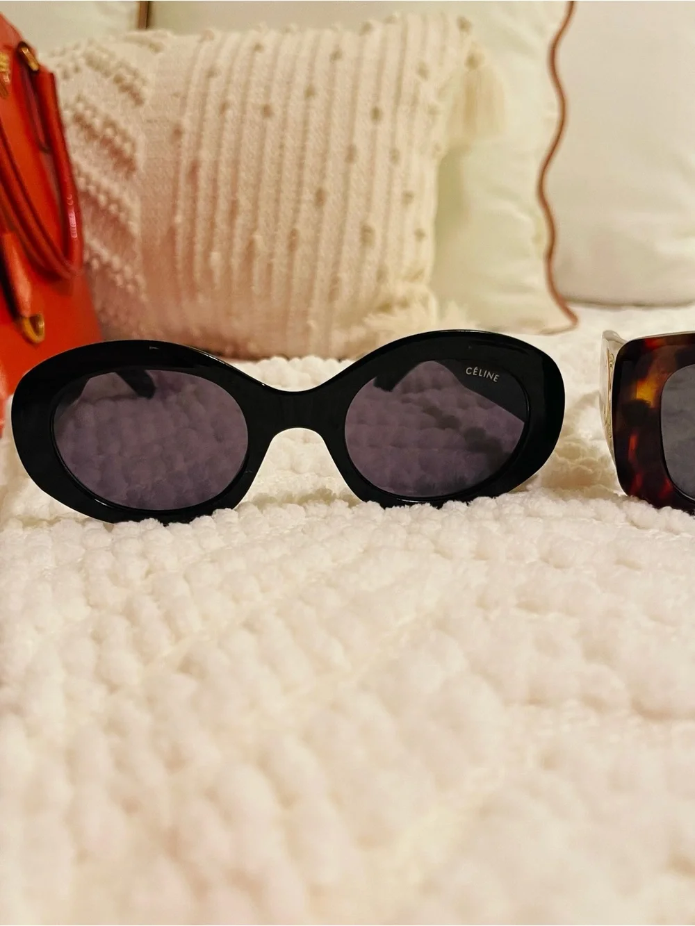 Bundle of Boutique sunnies Oval Sunglasses & Tortoiseshell Rectangle Sunglasses